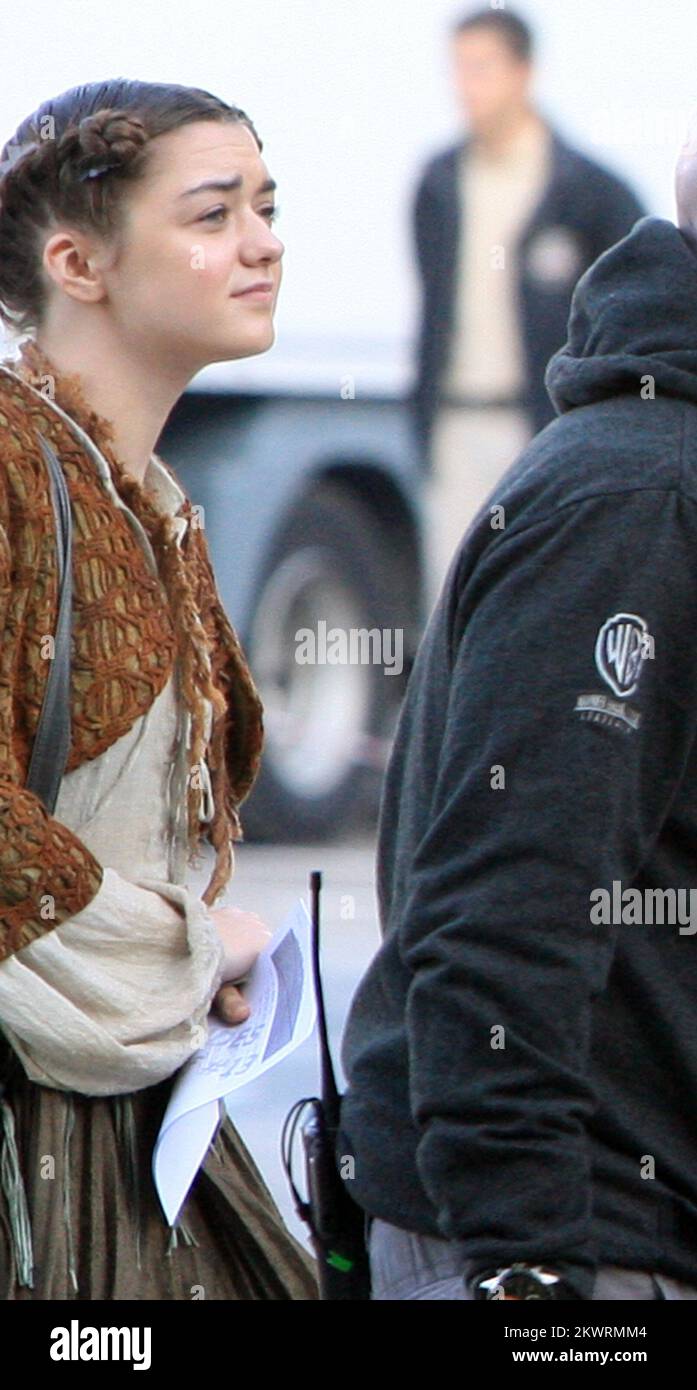 Maisie Williams wurde während der Dreharbeiten der Saison 5. der beliebten TV-Serie Game of Thrones in Sibenik, Kroatien, gesehen. Stockfoto