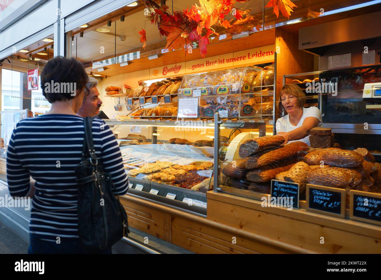 DÜSSELDORF - 16. September: Bäckereieinrichtung am 16. September 2014 in Düsseldorf. Düsseldorf ist die Hauptstadt des Bundeslandes Nordrhein-W. Stockfoto