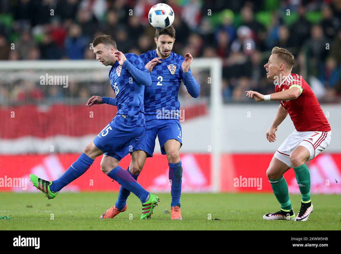 26.03.2016., Budapest, Ungarn - Freundliches Fußballspiel, Ungarn - Kroatien im Groupama Arena Stadion. Domagoj Antolic, Sime Vrsaljko, Balazs Dzsudzsak. Foto: Igor Kralj/PIXSELL Stockfoto