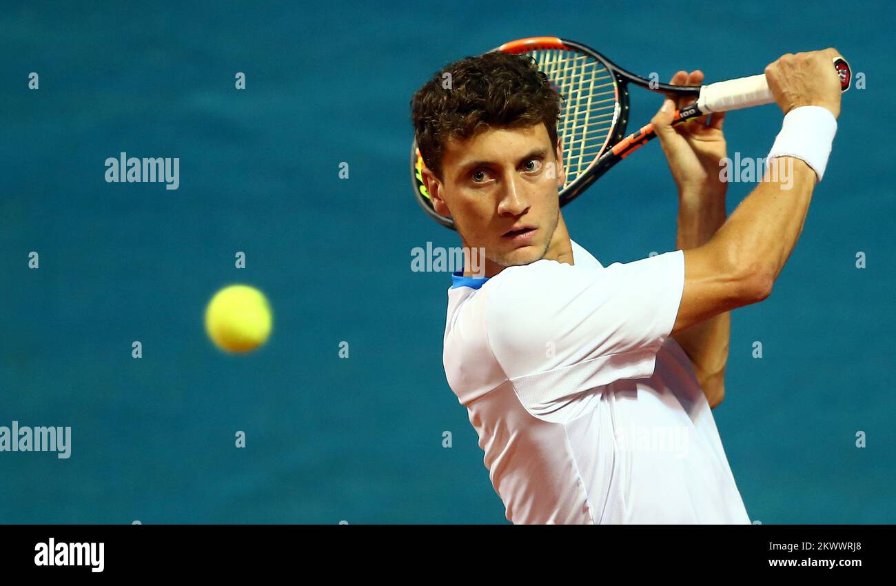 Renzo olivo Fotos und Bildmaterial in hoher Auflösung Alamy