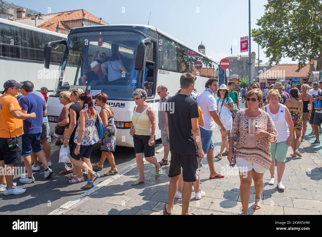 29.08.2016., Dubrovnik, Kroatien - Obwohl Ende August ist, ist die Massen in der Altstadt und die Hitze nicht reduziert. Stockfoto