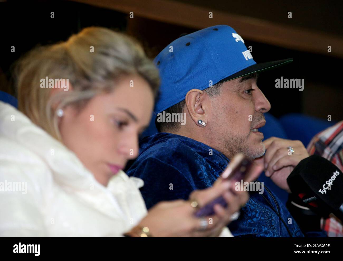 25.11.2016., Arena Zagreb, Zagreb - Davis Cup Finals, Kroatien - Argentinien. Einer der besten Fußballspieler aller Zeiten, der argentinische Diego Maradona, in Begleitung von Freundin Rocio Oliva, erreichte das Finale des Davis Cup Foto: Igor Kralj/PIXSELL Stockfoto