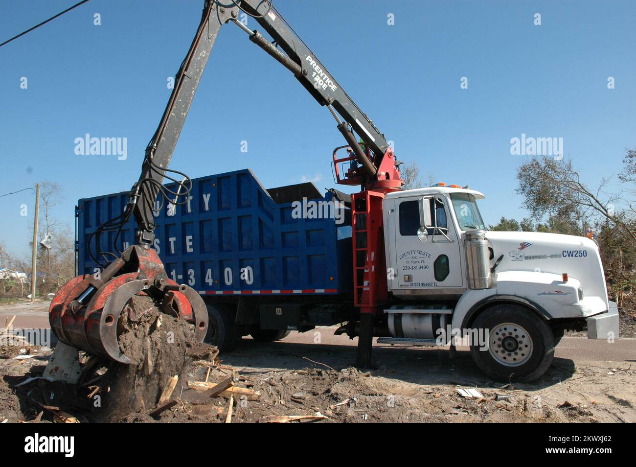 Schwere Stürme und Tornadoes, Lake County, Florida, 14. Februar 2007 Trümmerbeseitigung wird in Lake County fortgesetzt. Die Tornados im Zentrum Floridas zerstörten dieses und andere Gebiete im County. Mark Wolfe/FEMA.. Fotos zu Katastrophen- und Notfallmanagementprogrammen, Aktivitäten und Beamten Stockfoto