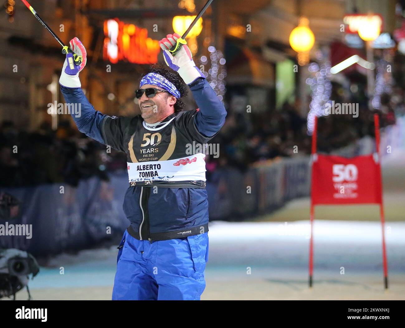 04.01.2017., Zagreb, Kroatien - Zagreb feiert 50 Jahre FIS Alpine Ski World Cup - 50. Jahre FIS Alpine Ski World Cup auf der Trg Bana J. Jelacica (Hauptplatz in Zagreb). Das Ski-Rennen der FIS-Weltmeisterschafter auf der Straße von der Kathedrale von Zagreb zum Hauptplatz von Zagreb. Legenden Rennen. Alberto Tomba. Foto: Jurica Galoic Stockfoto