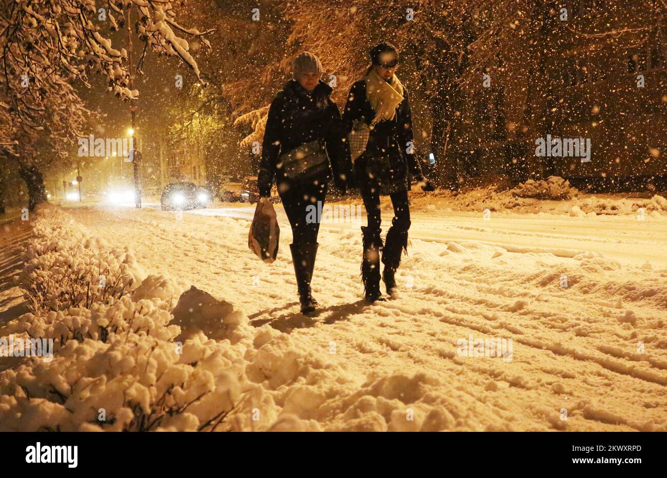 Die Straßen waren mit 10 Zentimetern Schnee bedeckt. Foto: Kristina Stedul Fabac/PIXSELL Stockfoto