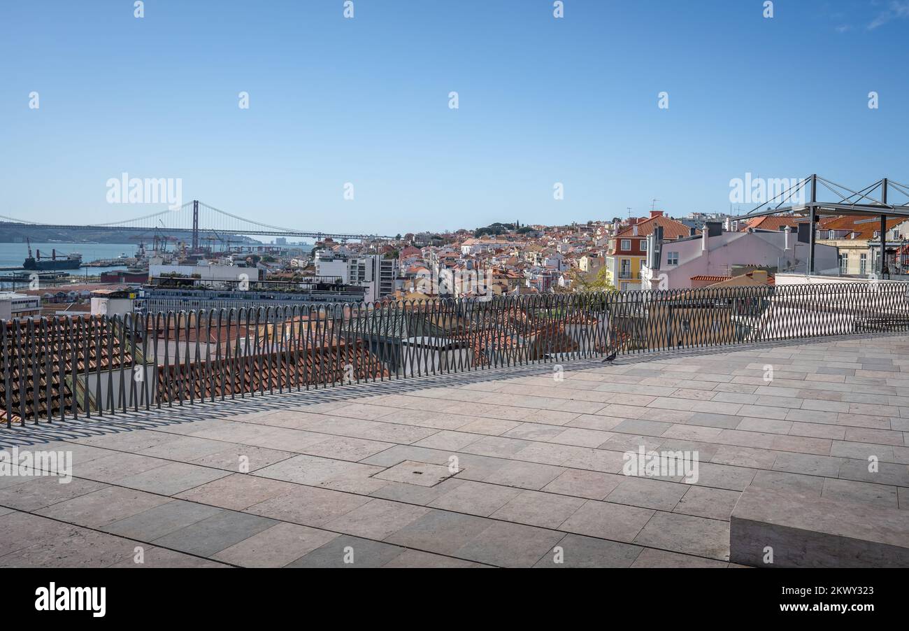 Miradouro de Santa Catarina Aussichtspunkt - Lissabon, Portugal Stockfoto