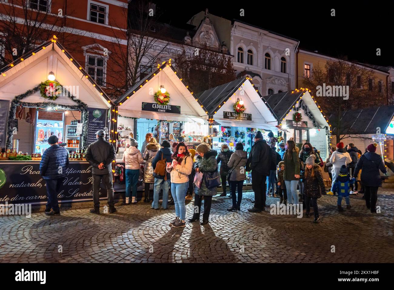 Cluj Napoca, Rumänien - Dezember 2021. Weihnachtsmarkt und Wintermärchenmarkt in Siebenbürgen, Osteuropa. Stockfoto