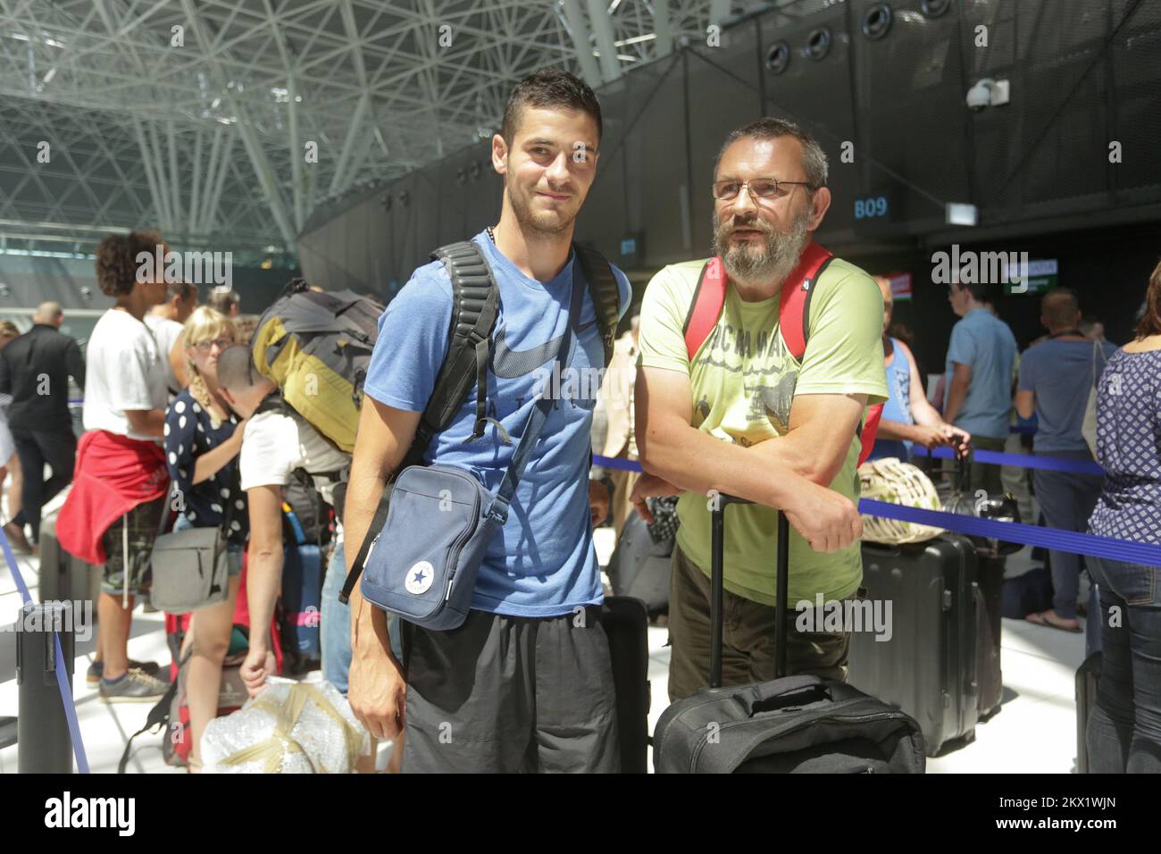 02.08.2017 Uhr, Zagreb, Kroatien - Abreise der ersten Gruppe kroatischer Sportler zur Leichtathletik-Weltmeisterschaft in London. Stabhochspringer Ivan Horvat. Foto: Luka Stanzl/PIXSELL Stockfoto