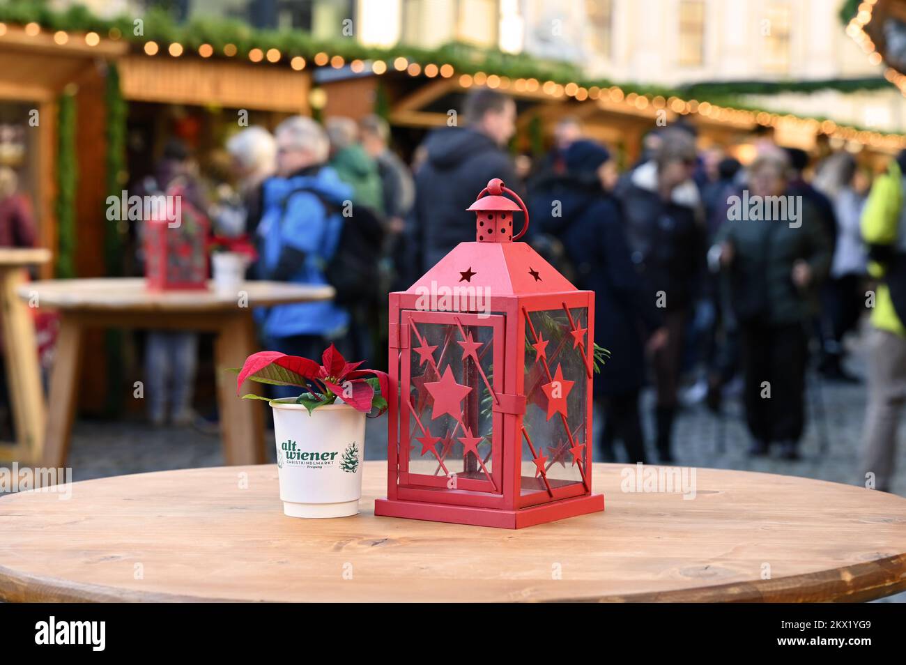 Ein Eindruck vom traditionellen Weihnachtsmarkt in Freyung in Wien Stockfoto