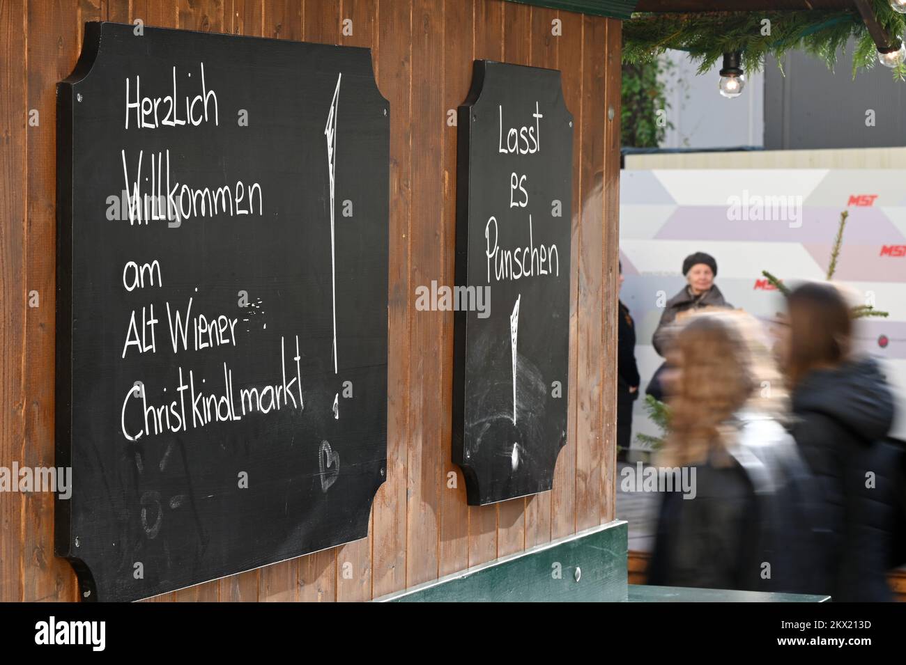 Ein Eindruck vom traditionellen Weihnachtsmarkt in Freyung in Wien Stockfoto