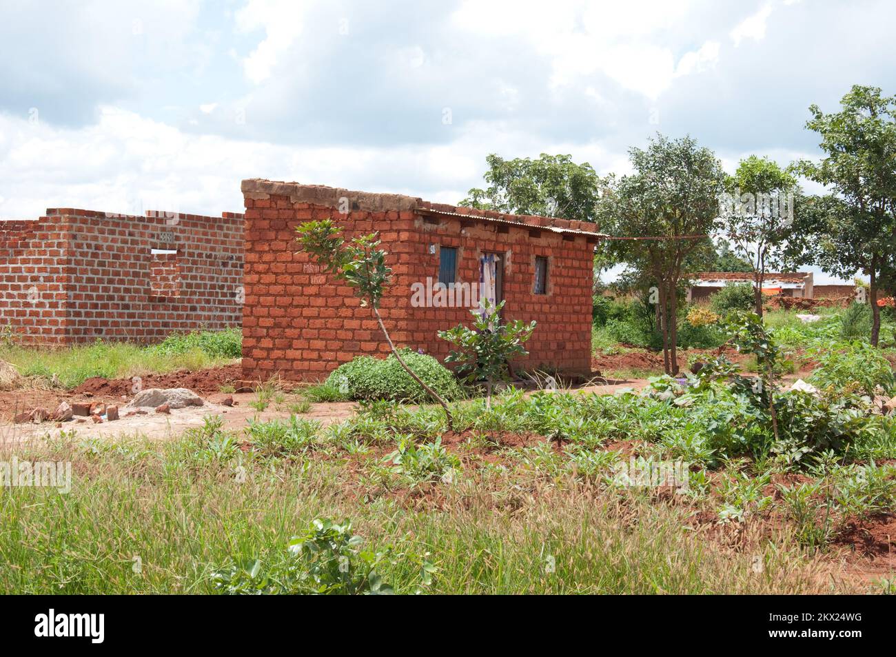 Außenlatrinen, Kasambalesi, Lubumbashi, Provinz Katanga, Demokratische Republik Kongo. Stockfoto