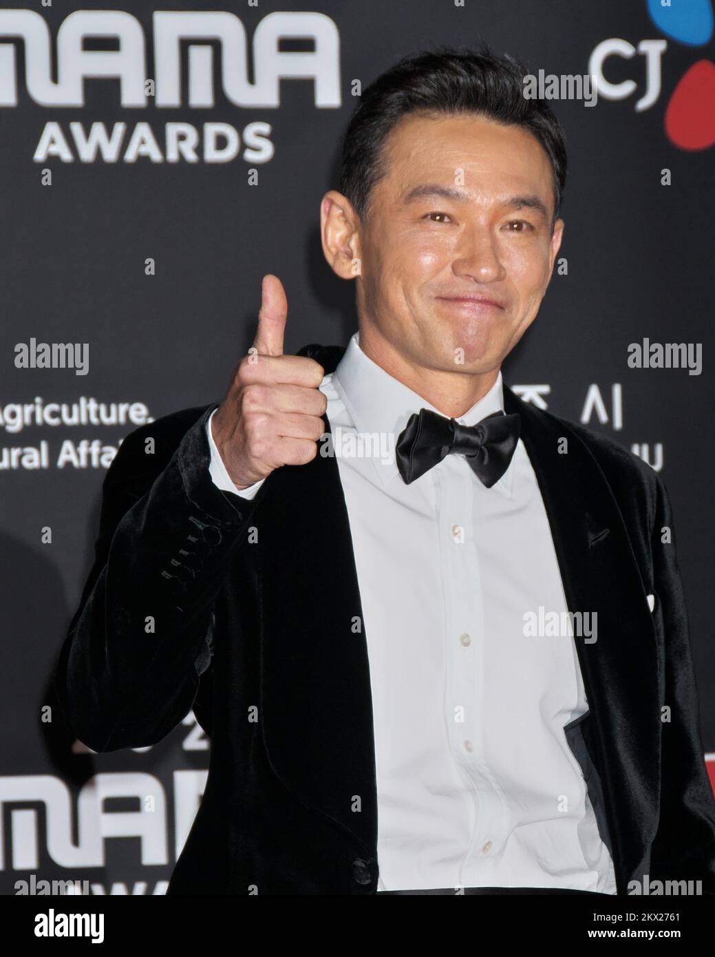 Osaka, Japan. 30.. November 2022. Der südkoreanische Schauspieler Hwang Jung-min nimmt am Mittwoch, den 30. November 2022, an einer Veranstaltung zum roten Teppich der MAMA(Mnet Asian Music Awards) 2022 in Osaka, Japan, Teil. Foto: Keizo Mori/UPI Credit: UPI/Alamy Live News Stockfoto