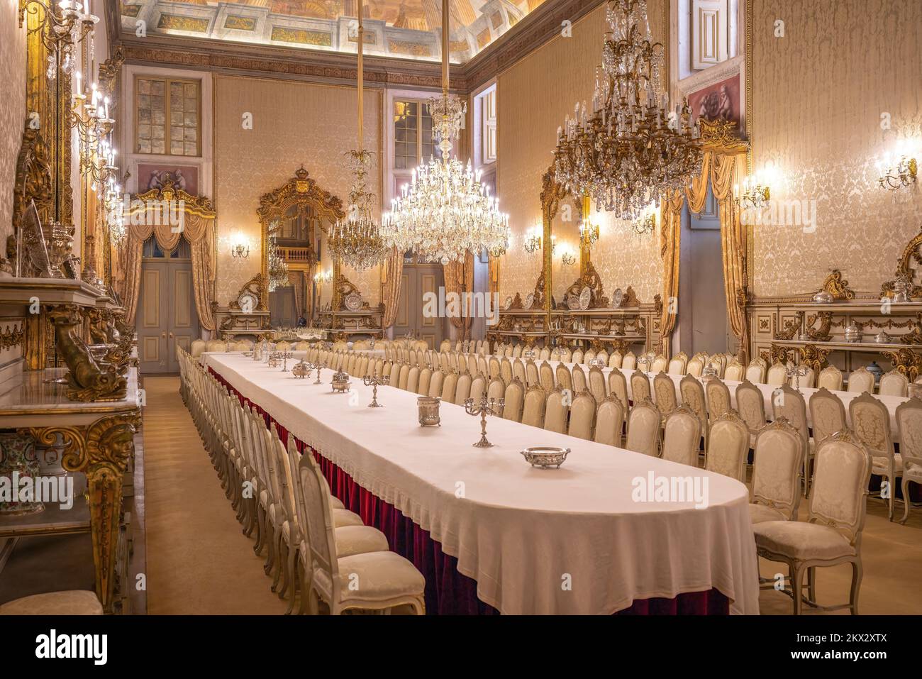 Bankettsaal im Innenraum des Palastes Ajuda - Lissabon, Portugal Stockfoto