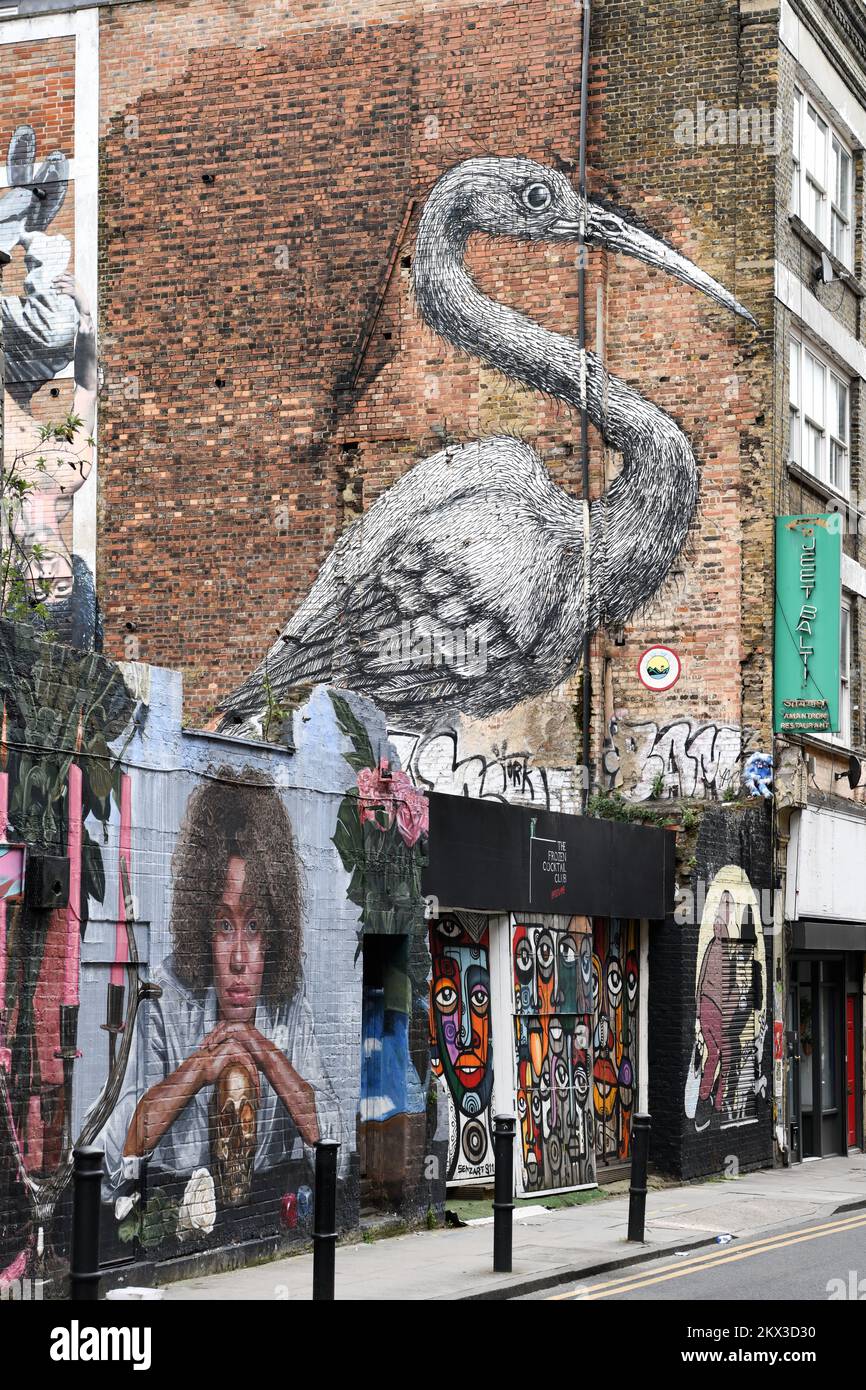 Ein Kranvogel des belgischen Straßenkünstlers Roa auf der Hanbury Street, Shoreditch, London Stockfoto