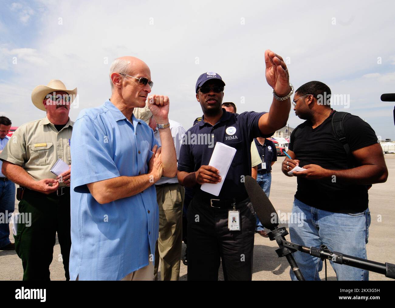 Heimatschutzminister Michael Chertoff Besucht Reliance Cen. Fotos zu Katastrophen- und Notfallmanagementprogrammen, Aktivitäten und Beamten Stockfoto