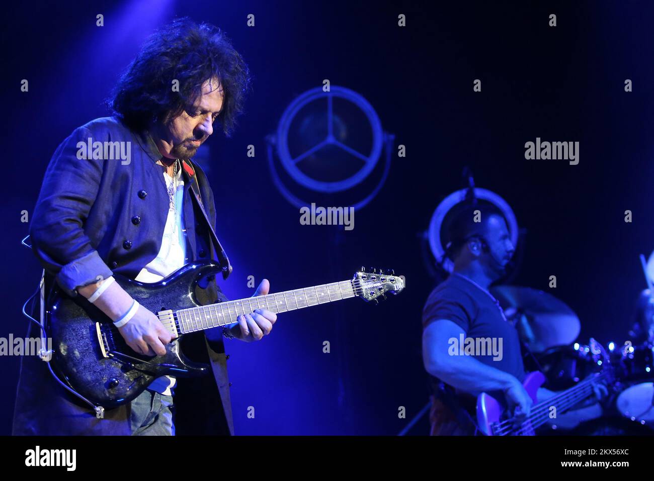 09.03.2018., Zagreb - Konzert der Gruppe Toto als Teil der 40 Touren um die Sonne. Steve Lukather Foto: Borna Filic/PIXSELL Stockfoto