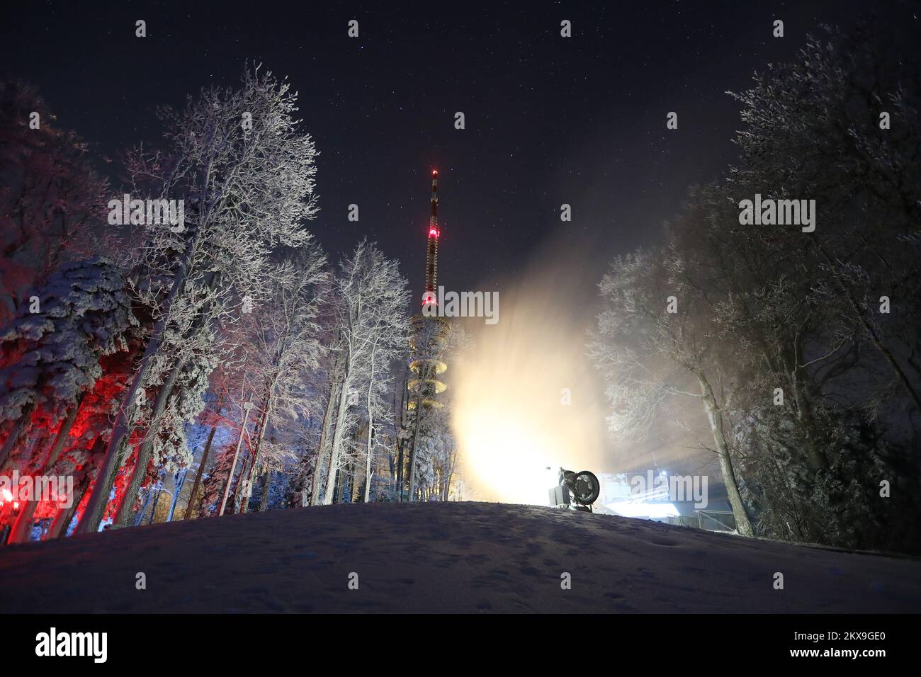 29.11.2018., Zagreb, Kroatien - Vorbereitung auf die Trophäe Schneekönigin 2019. Bei Sljeme Foto: Robert Anic/PIXSELL Stockfoto