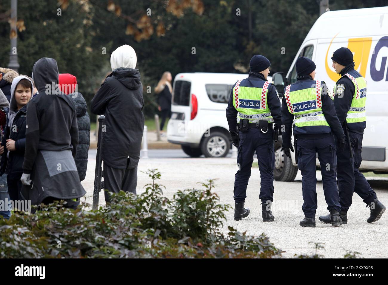 14.12.2018., Zagreb - nach dem Terroranschlag in Straßburg von Anfang an gab es während des Vormittags ein bemerkenswertes Engagement der Polizei auf den Straßen von Zagreb. Die Basis-, Verkehrs-, Aufruhr- und Cvili-Polizei ist da, damit das größte Ereignis in der Stadt ohne Probleme verlaufen kann. Foto: Patrik Macek/PIXSELL Stockfoto