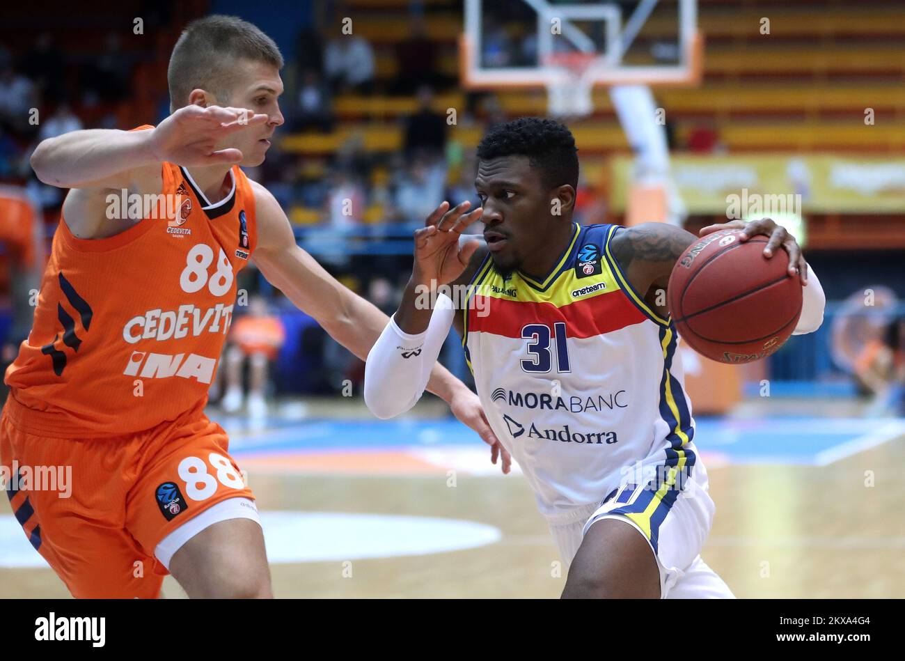 02.01.2019., Zagreb, Kroatien - KK Cibona gegen MoraBanc Andorra während der 1. Runde, Gruppe H Basketball Eurocup in der Sportova Halle Dom. Edo Muric, Ennis Dylan Foto: Sanjin Strukic/PIXSELL Stockfoto