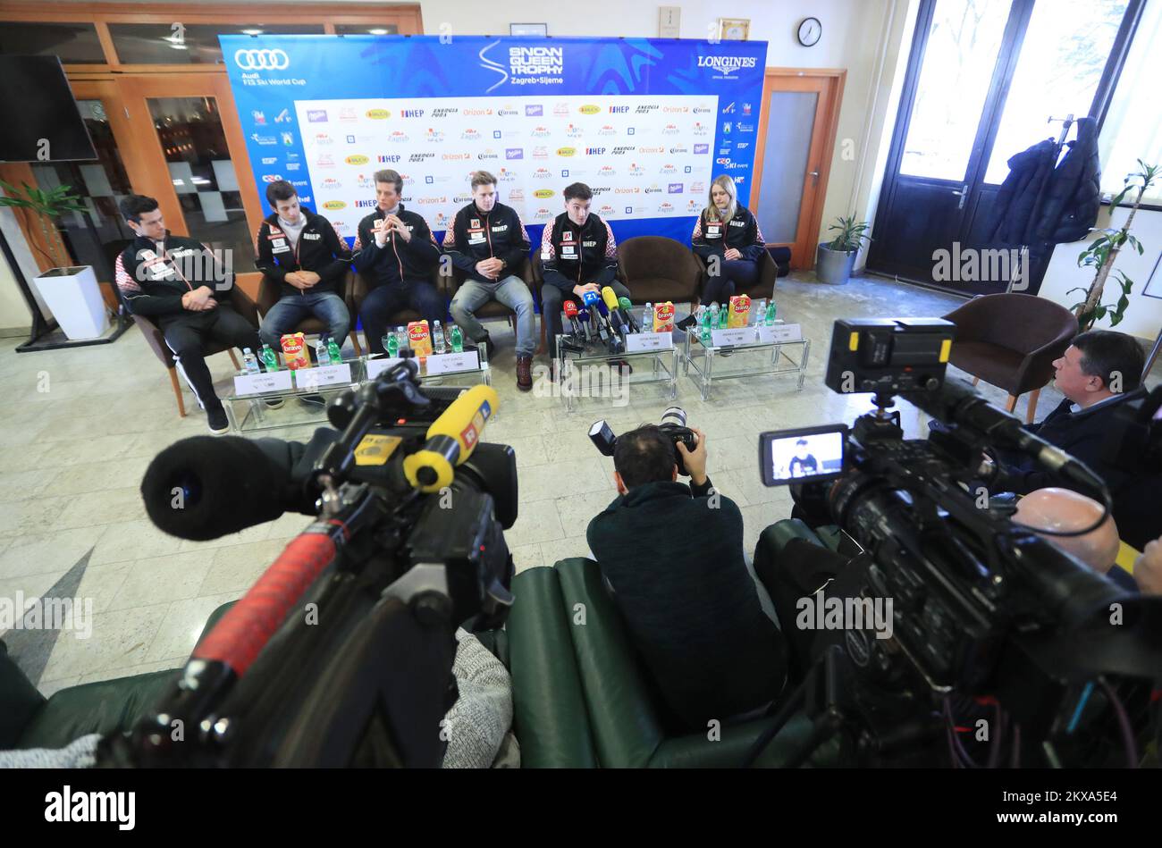 04.01.2019., Zagreb - Anlässlich des Frauen- und Männerrennen der Audi FIS Schneekönigin Trophäe im Jahr 2019 fand In Tomislav' Haus in Sljeme Eine Pressekonferenz statt. Leon Nikic, Samuel Kolega, Elias Kolega, Filip Zubcic, Istok Rodes, Andreja Komsic. Kroatien, Zagreb Foto: Slavko Midzor / PIXSELL Stockfoto