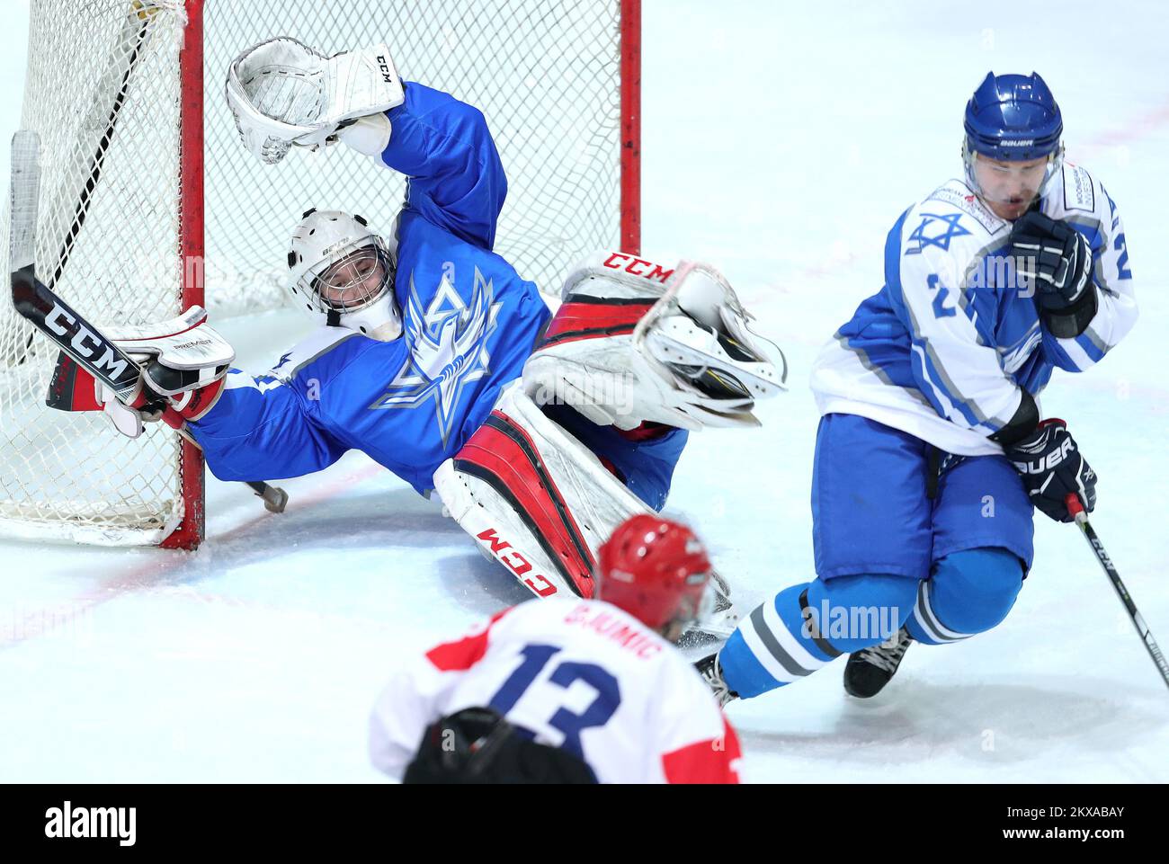 18.01.2019., Dom sportova, Zagreb, Kroatien - 2019 IIHF U20 World Championship Division II, Gruppe B, Runde 3, Serbien - Israel. Raz Werner, Mirko Djumic, Dan Hoffmann. Foto: Igor Kralj/PIXSELL Stockfoto