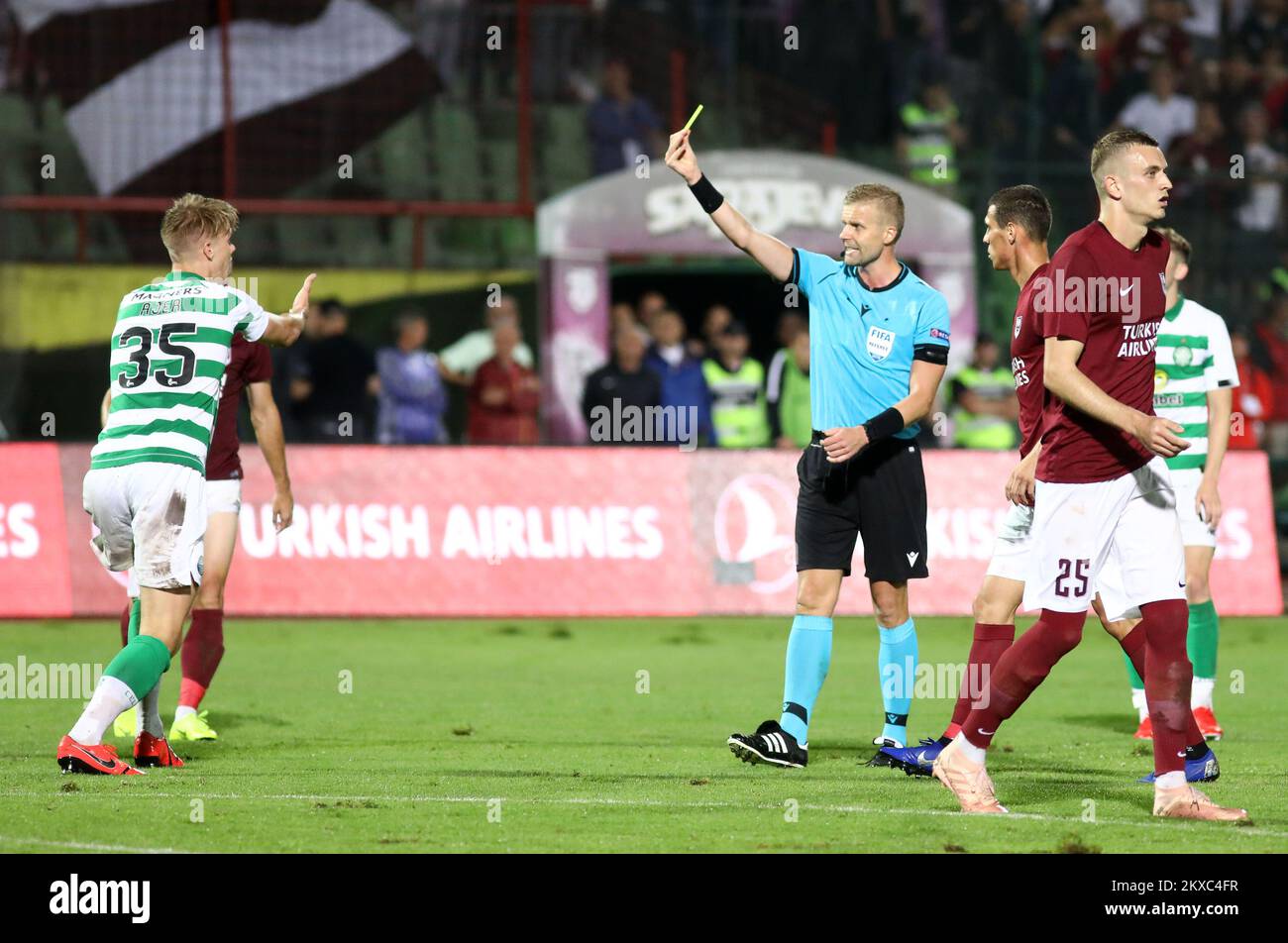 09.07.2019., Asim Ferhatovic Hase Stadium, Sarajevo, Bosnien und Herzegowina - das erste Spiel der ersten Qualifikationsrunde der UEFA Champions League, FC Sarajevo - FC Celtic. Kristoffer Ajer, sudac Glenn Nyberg Foto: Armin Durgut/PIXSELL Stockfoto