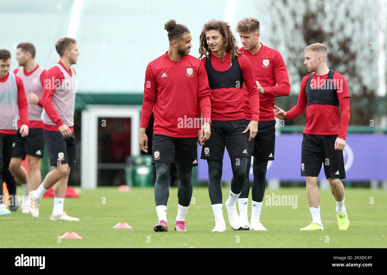 12.10.2019., Vale Resort, Cardiff, Wales - Wales Training vor dem Qualifikationsspiel der UEFA-Europameisterschaft mit Kroatien. Tyler Roberts, Ethan Ampadu Foto: Sanjin Strukic/PIXSELL Stockfoto