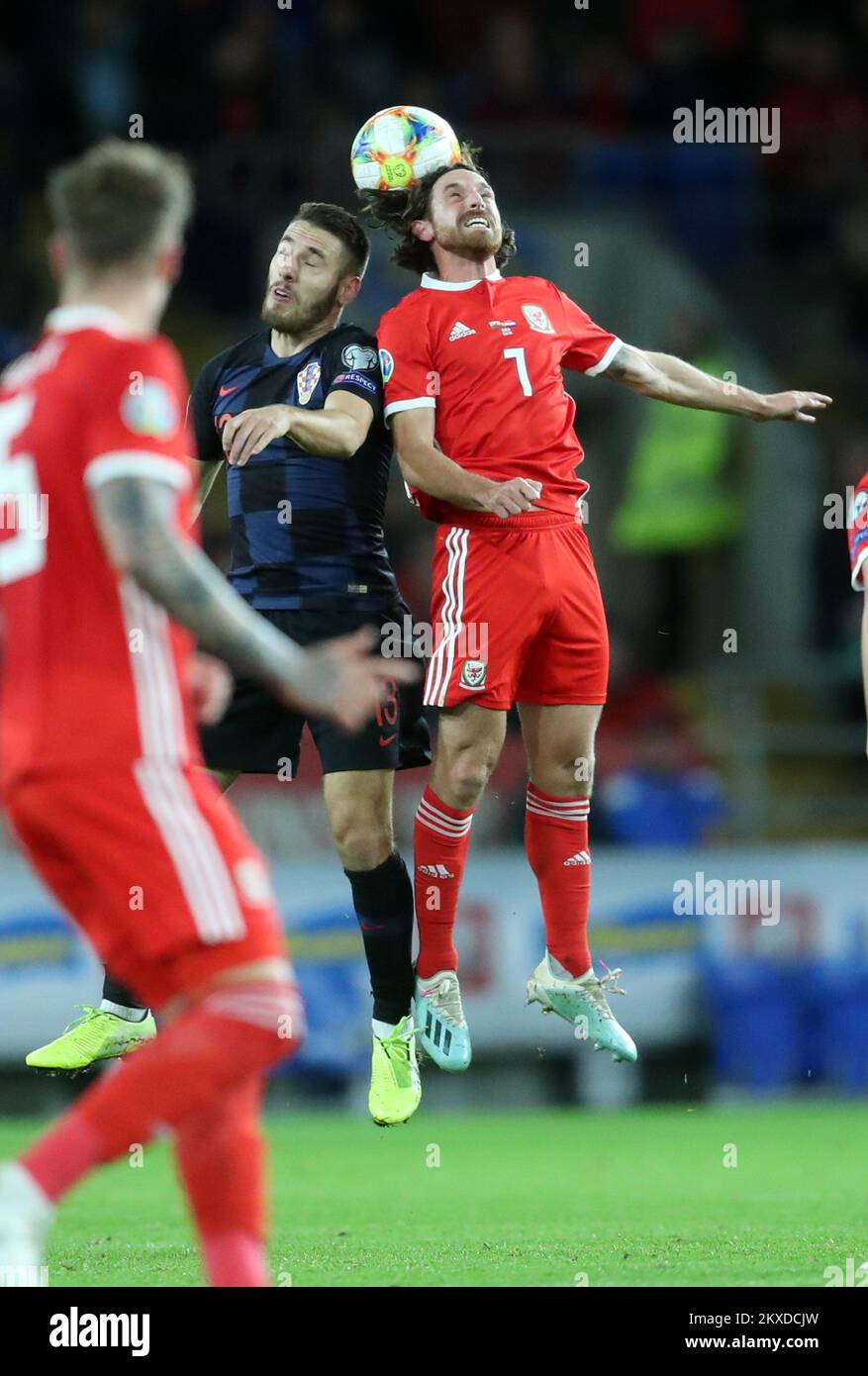 13.10.2019., Stadium Cardiff City, Cardiff, Wales - Qualifikation für die Europameisterschaft, Gruppe E, Runde 7 , Kroatien - Wales. Joe Allen, Nikola Vlasic. Foto: Sanjin Strukic/PIXSELL Stockfoto