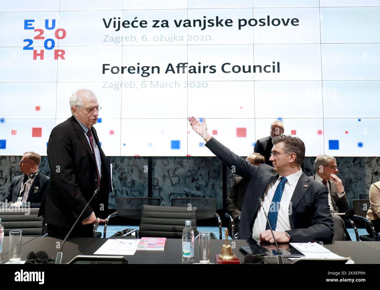 Hoher Vertreter der Europäischen Union Josep Borrell Fontelles, Ministerpräsident Kroatiens Andrej Plenkovic, anlässlich des informellen Treffens der EU-Außenminister (Gymnich) und des Rates für Auswärtige Angelegenheiten in der Nationalen Bibliothek und der Universitätsbibliothek in Zagreb, Kroatien, am 6. März 2020. Foto: Sanjin Strukic/PIXSELL/EU2020HR Stockfoto