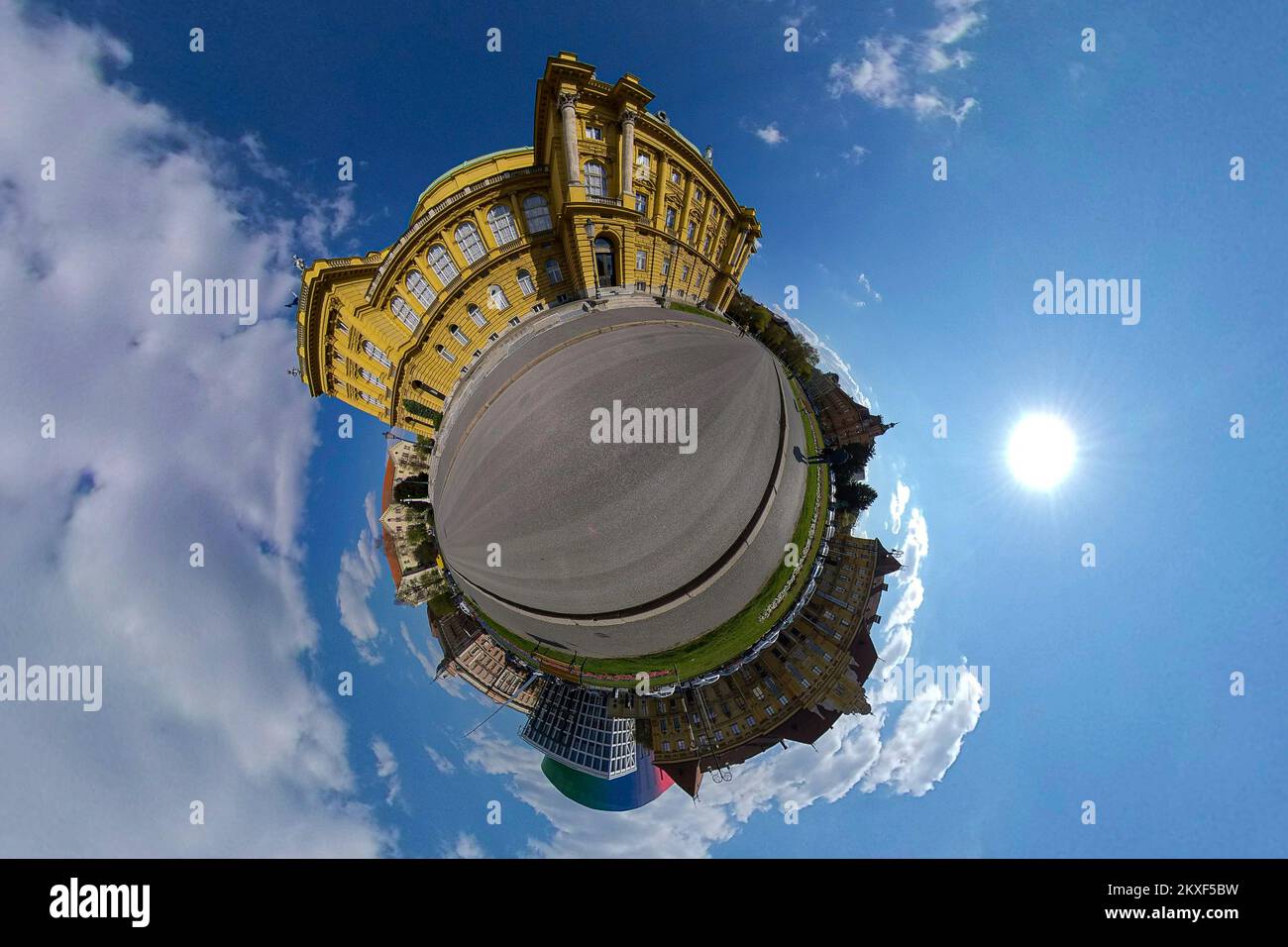 01.04.2020., Zagreb, Kroatien - 360 winzige Planet View of empty City Streets during Coronavirus Pandemie. Kroatisches Nationaltheater. Foto: Davor Puklavec/PIXSELL Stockfoto