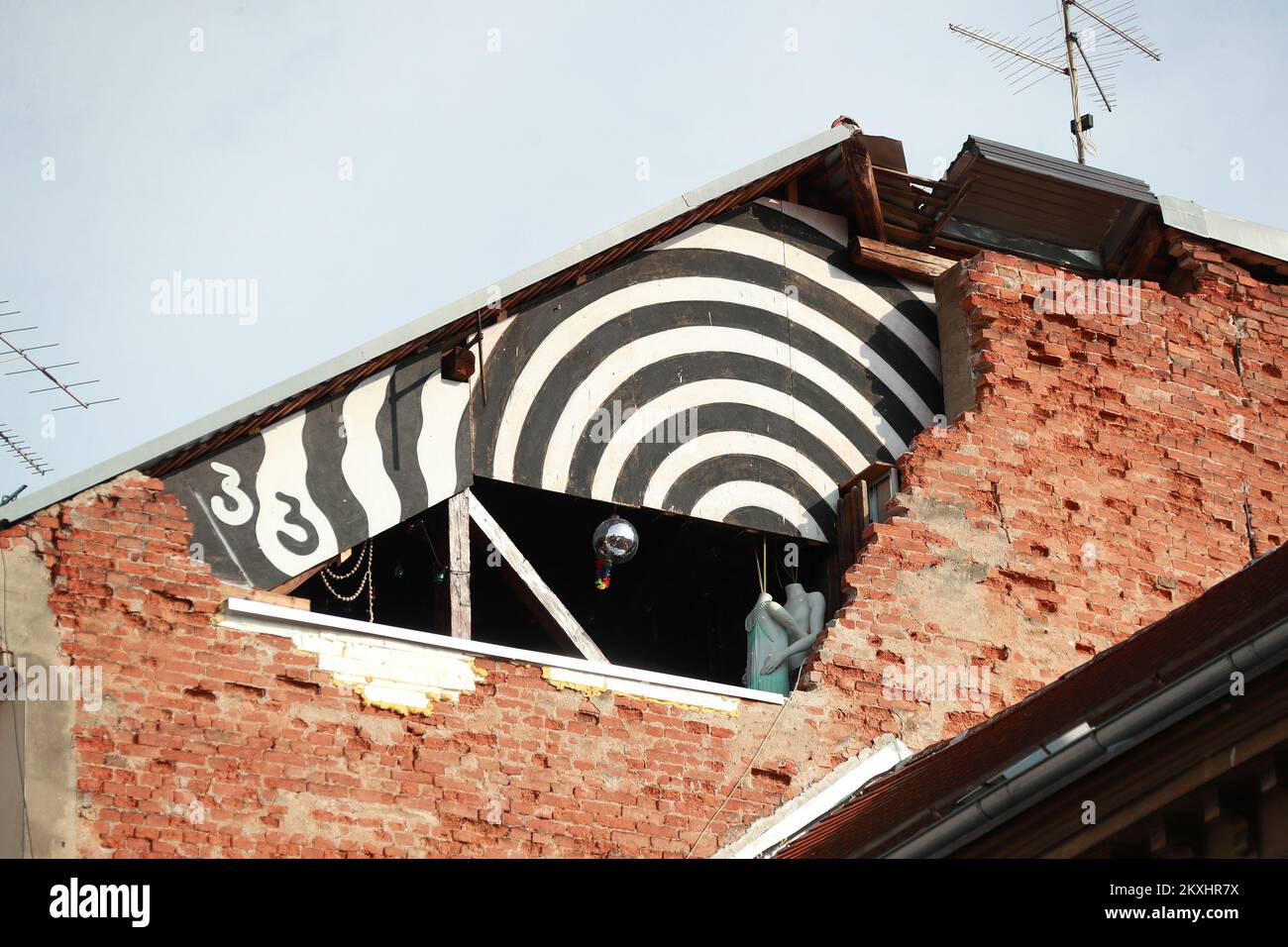 Das Foto wurde am 22. September 2020 aufgenommen und zeigt die Folgen des Erdbebens, das Zagreb, Kroatien, an diesem Tag vor genau einem halben Jahr heimsuchte. Ein Erdbeben in Zagreb mit einer Stärke von 5,5 auf der Richterskala ereignete sich am Sonntag, den 22. März 2020 um 6:24 UHR IN Zagreb. Das Euromediterrane Seismologische Zentrum berichtete, dass sich das Epizentrum 7 Kilometer nördlich des Zagreber Zentrums in einer Tiefe von 10 km befand Foto: Sanjin Strukic/PIXSELL Stockfoto