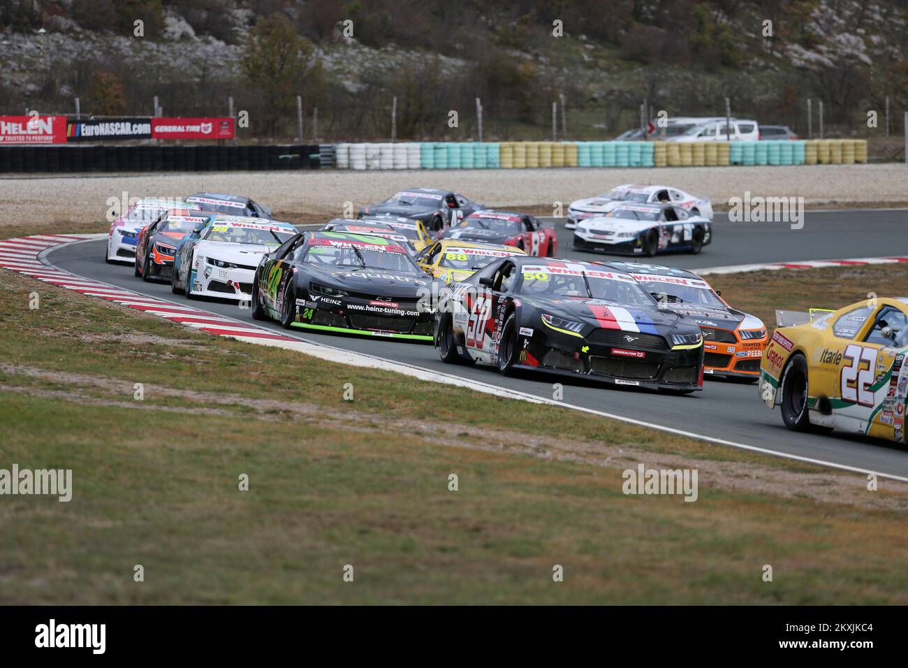 Loris Hezemans, Fahrer des #50 Hendriks Motorsport, fährt während des Nascar Whelen Euro Series Croatia pro-Rennens am 14. November 2020 auf der Grobnik-Rennstrecke in Rijeka, Kroatien. Foto: Goran Kovacic/PIXSELL Stockfoto