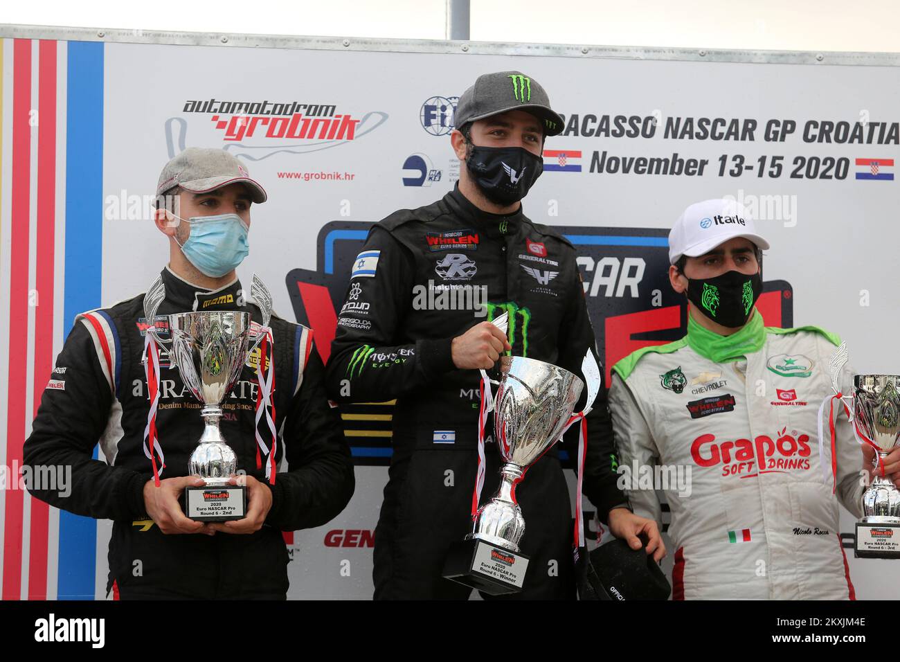 RIJEKA, KROATIEN - NOVEMBER 15: Loris Hezemans, Fahrer des #50 Hendriks Motorsport, Alon Day, Fahrer des #24 Carsport und Nicolo Rocca, Fahrer der #22 DF1 Racing Pose auf der Bühne nach dem FRACASSO NASCAR GP of Croatia pro-Rennen am 15. November 2020 auf der Grobnik-Rennstrecke in Rijeka Croatia. (Foto: Goran Kovacic/Pixsell/MB Media/Getty Images) Stockfoto