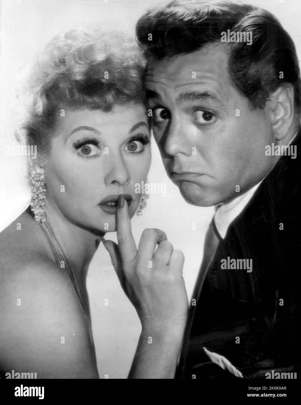LUCILLE BALL und Desi Arnaz, amerikanischer Film und TV actos i9n ihre TV-Show im Jahr 1957 Stockfoto