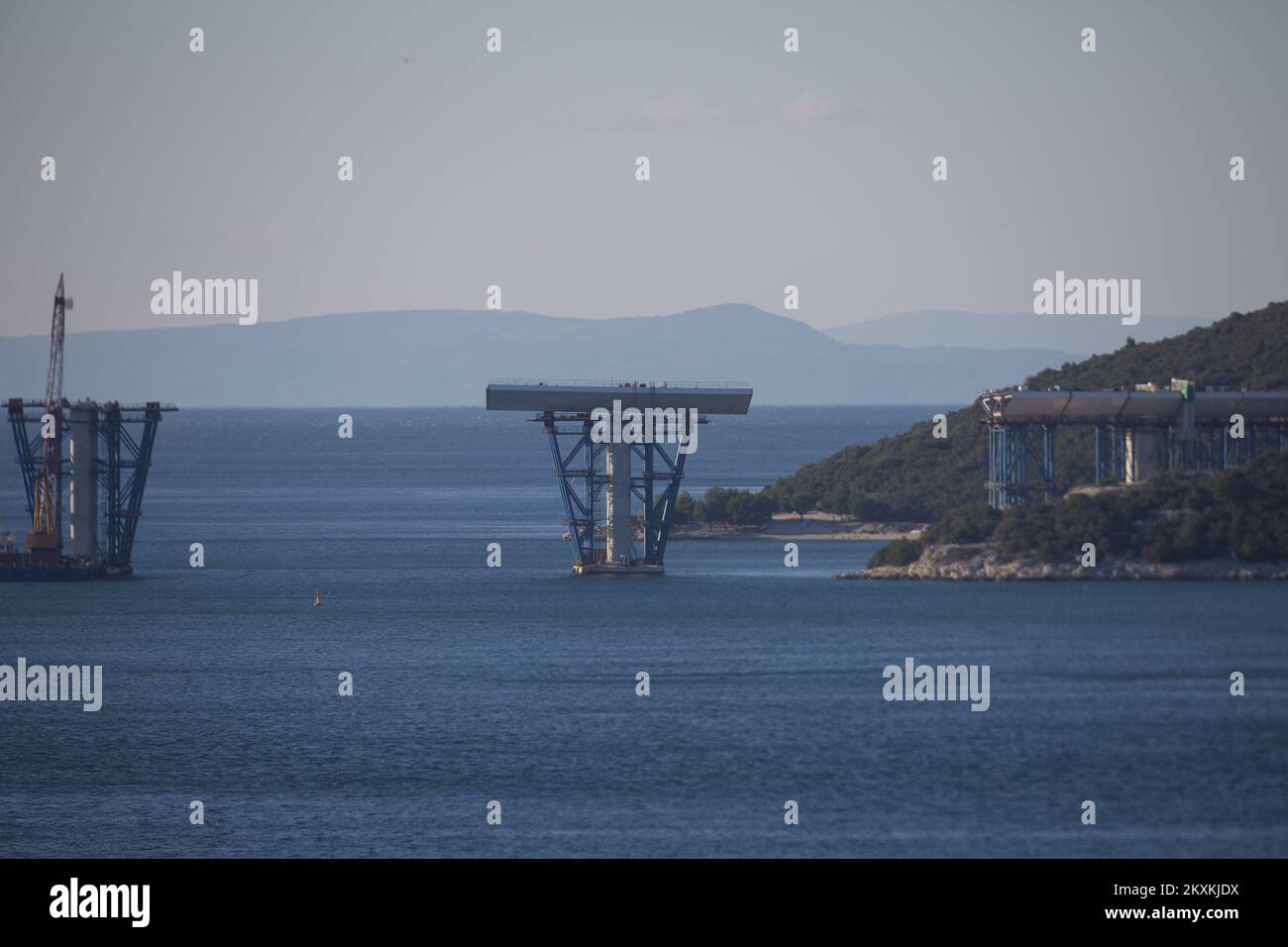 16.01.2021., Neum - der Bau der Peljesac-Brücke ist in der Bucht von Maloston abgebildet. Eine Investition ist 526 Millionen Euro wert Foto: Denis Kapetanovic /PIXSELL Stockfoto