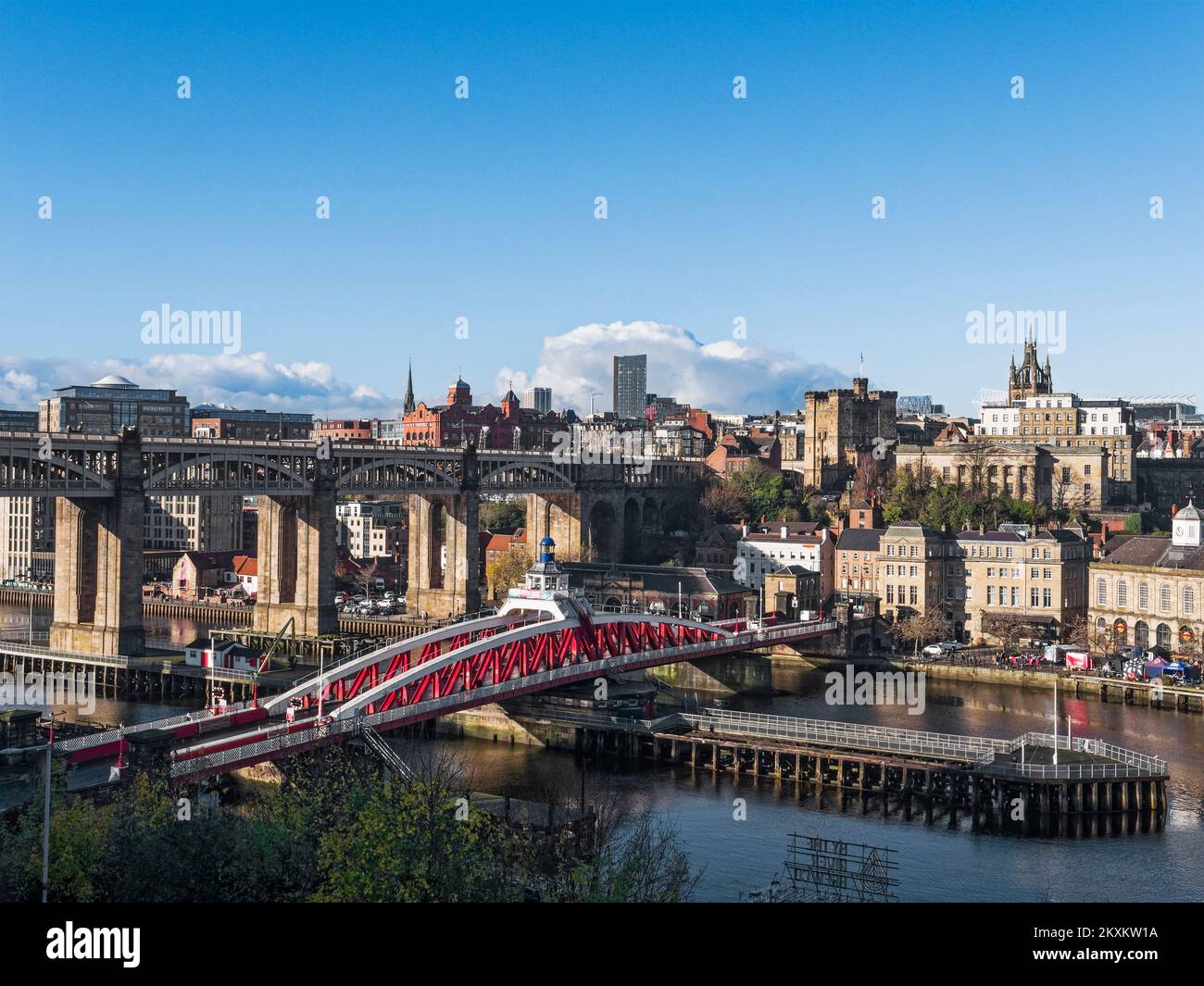 Blick über Newcastle Upon Tyne, UK Kai mit High Level und Swing Brücken. Stockfoto