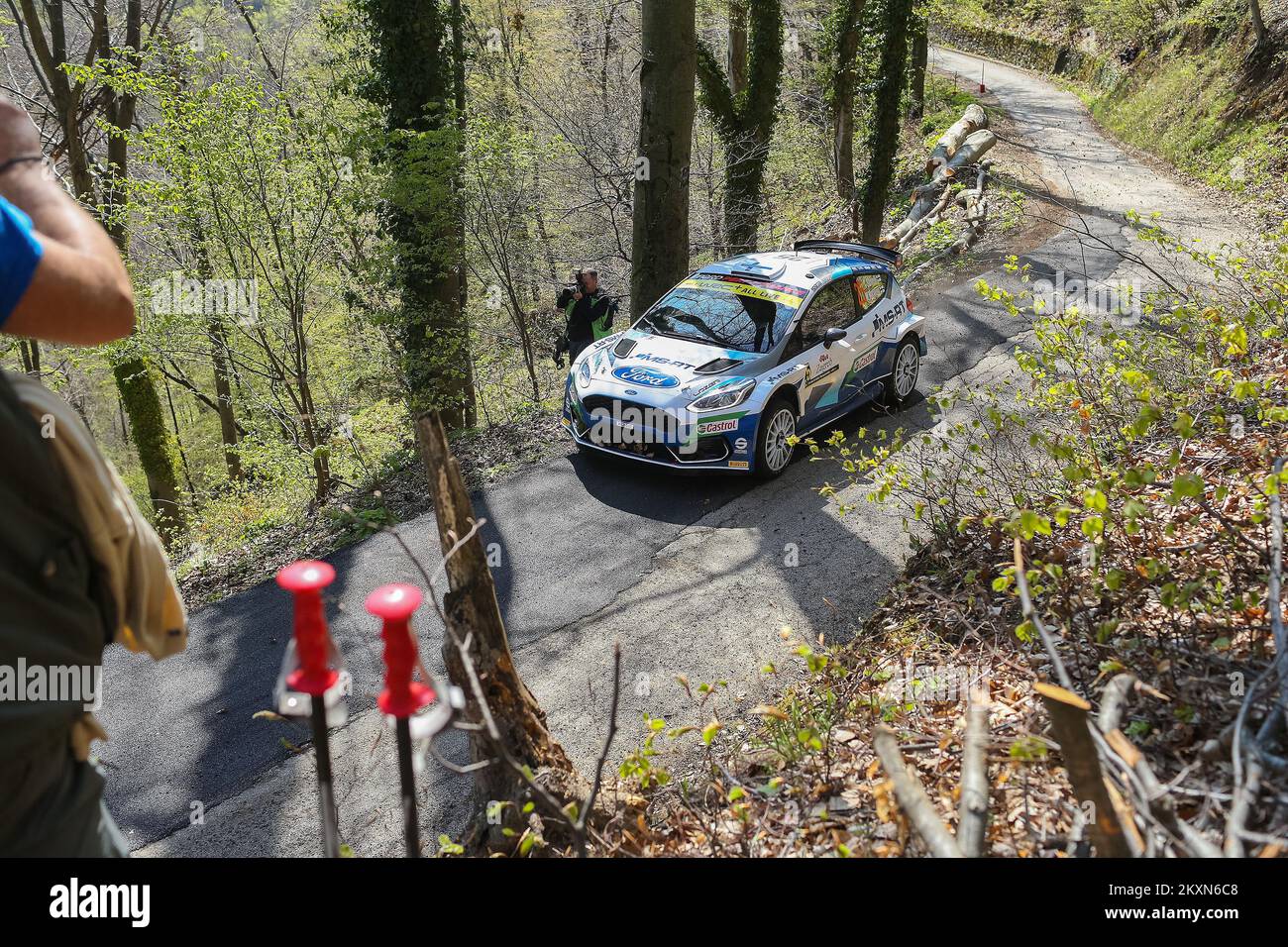 Teemu Suninen (Finnland) und Mikko Markkula (Finnland) treten am 22. April 2021 in Zagreb (Kroatien) bei der Erpressung der FIA-Weltmeisterschaft Kroatien mit ihrem M-Sport Ford World Rally Team Ford Fiesta Mk II gegeneinander an. Foto: Luka Stanzl/PIXSELL Stockfoto