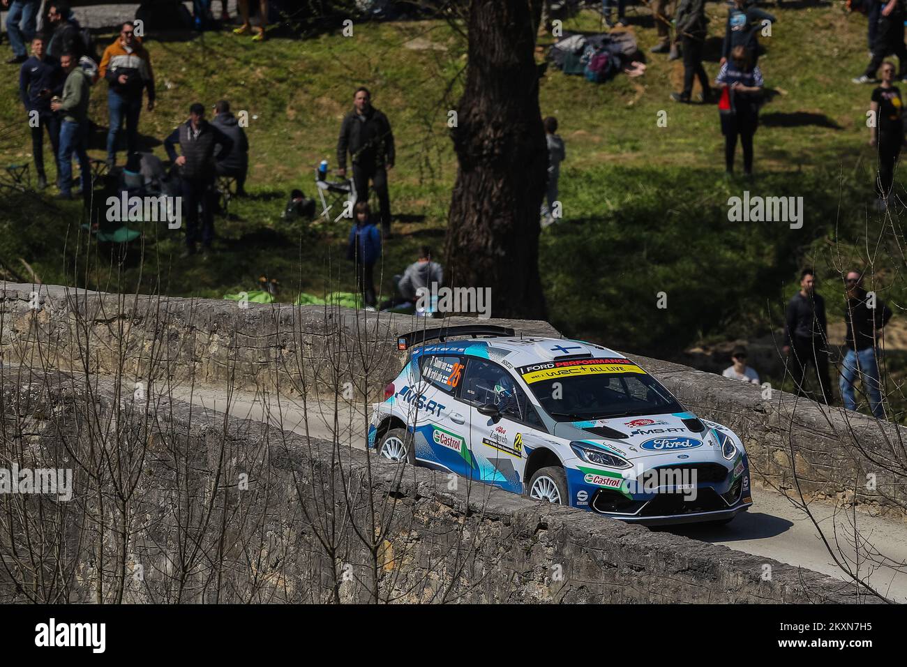 Teemu Suninen und Mikko Markkula aus Finnland treten am 24. April 2021 in Novigrad na Dobri, Kroatien, am 2. Tag der FIA-Rally-Weltmeisterschaft in Kroatien mit ihrem M-Sport-World Rally-Team gegeneinander an. Foto: Luka Stanzl/PIXSELL Stockfoto