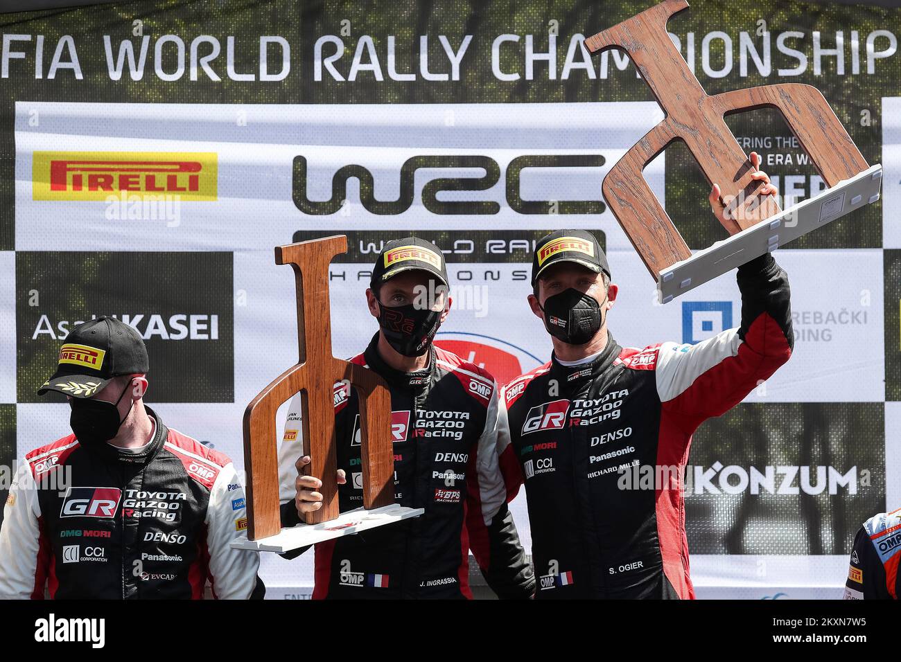 KUMROVEC, KROATIEN - APRIL 25: Sebastien Bedoret (Belgien) und Thomas Walbrecq (Belgien) sind die Gewinner der FIA-Weltmeisterschaft Kroatien. Sebastien Ogier verursachte zunächst einen Verkehrsunfall in Zagreb, überfuhr dann fast einen Polizisten und gewann dann die Kroatien-Rallye mit einem dramatischen Ergebnis am 25. April 2021 in Zagreb, Kroatien. Foto: Luka Stanzl/Pixsell Stockfoto