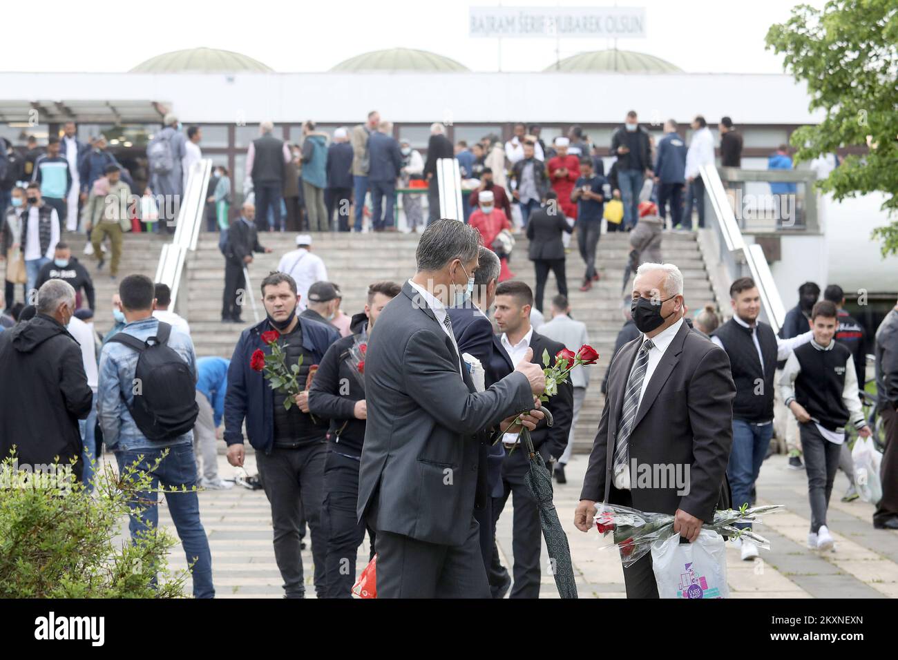 Die Feier des ersten Tages des Ramadan Eid begann in der Moschee von Zagreb mit der Aufführung von sabah-Gebeten und Morgengebeten. Eid al-Fitr wird nach dem Monat des Fastens gefeiert, der nach islamischer Tradition der Monat aller Guten ist. Daher widmen sich die Gläubigen in diesem Monat besonders dem Gebet, Fasten, der Solidarität und jeder Wohltätigkeitsorganisation, die am 13 in Zagreb, Kroatien, abgebildet wird. Mai 2021. Foto: Patrik Macek/PIXSELL Stockfoto