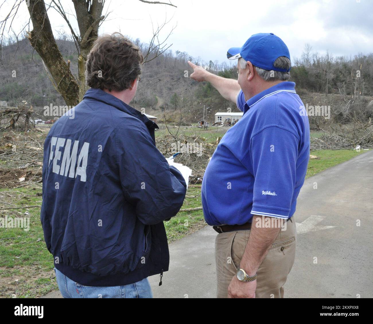 Öffentliche Hilfseinweisungen in Johnson Country. Fotos zu Katastrophen- und Notfallmanagementprogrammen, Aktivitäten und Beamten Stockfoto