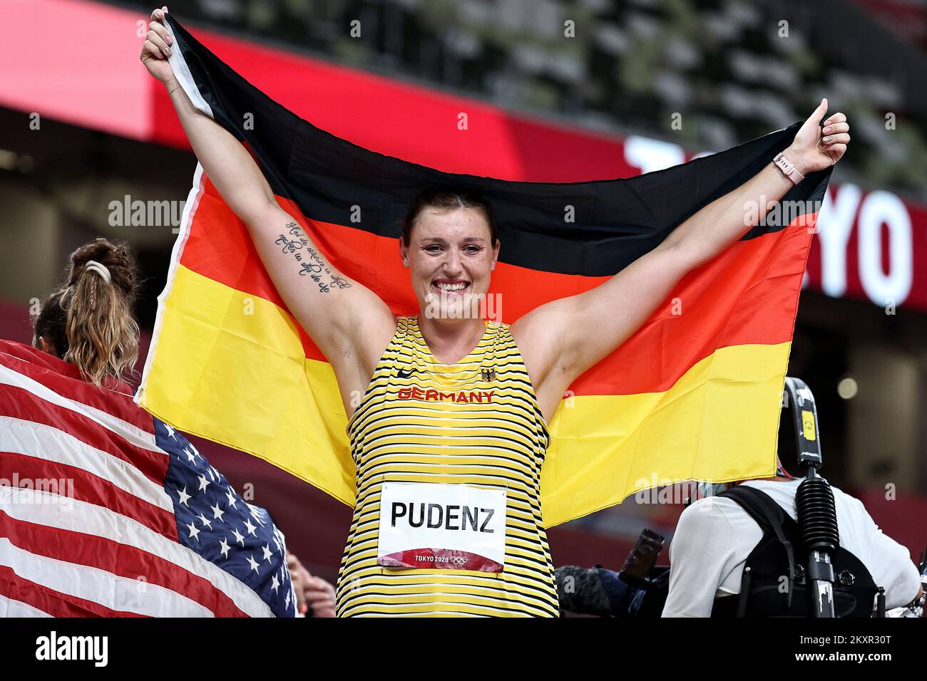 TOKIO, JAPAN - AUGUST 02: Diskschleuder Kristin Pudenz von Team Gemrany feiert Silbermedaille im Diskuswurf-Leichtathletik am 10. Tag der Olympischen Spiele 2020 in Tokio am 02 2021. August im Olympiastadion in Tokio, Japan. Foto: Igor Kralj/PIXSELL Stockfoto