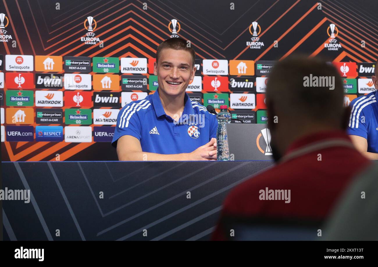 GNK Dinamo-Spieler Rasmus Lauritsen während der Pressekonferenz vor dem Europa League-Fußballspiel zwischen GNK Dinamo und West Ham in Zagreb, Kroatien, am 15. september 2021. Foto: Zeljko Lukunic/PIXSELL Stockfoto