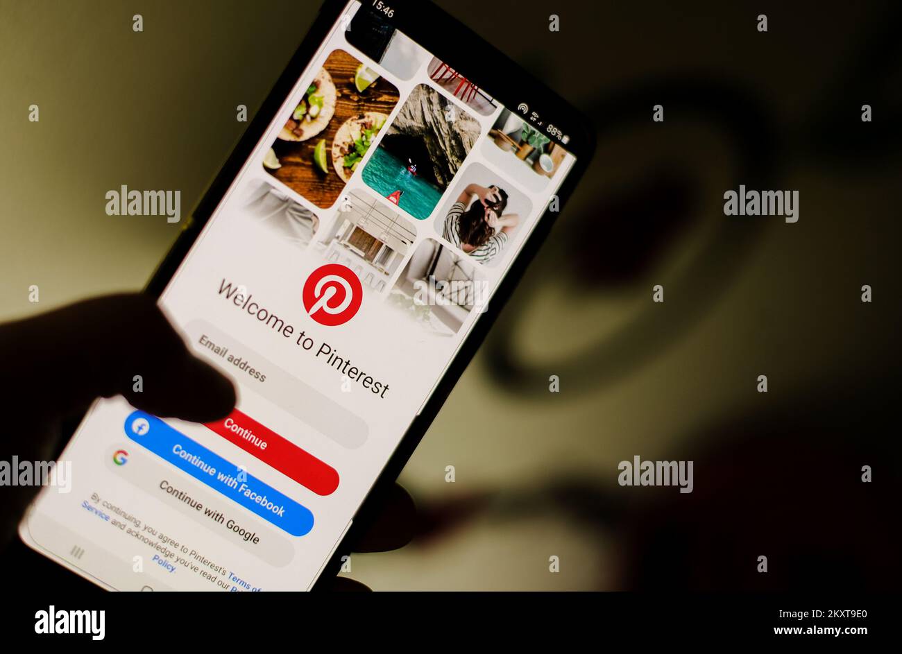 Das Foto wurde am 6 ,2021. Oktober aufgenommen und zeigt die Pinterest App in Zagreb, Kroatien. Pinterest ist ein amerikanischer Bildaustausch- und Social-Media-Dienst, der das Speichern und Auffinden von Informationen im Internet mithilfe von Bildern und, in kleinerem Maßstab, animierten GIFs und Videos in Form von Pinnwänden ermöglicht. Foto: Sanjin Strukic/PIXSELL Stockfoto