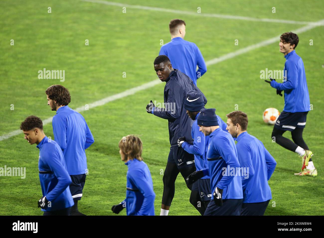 Paul Onuachu von Genk in Aktion während eines Trainings vor dem UEFA Europa League Match zwischen Dinamo Zagreb und Genk im Maksimir-Stadion in Zagreb, Kroatien am 24. November 2021. Foto: Matija Habljak/PIXSELL Stockfoto