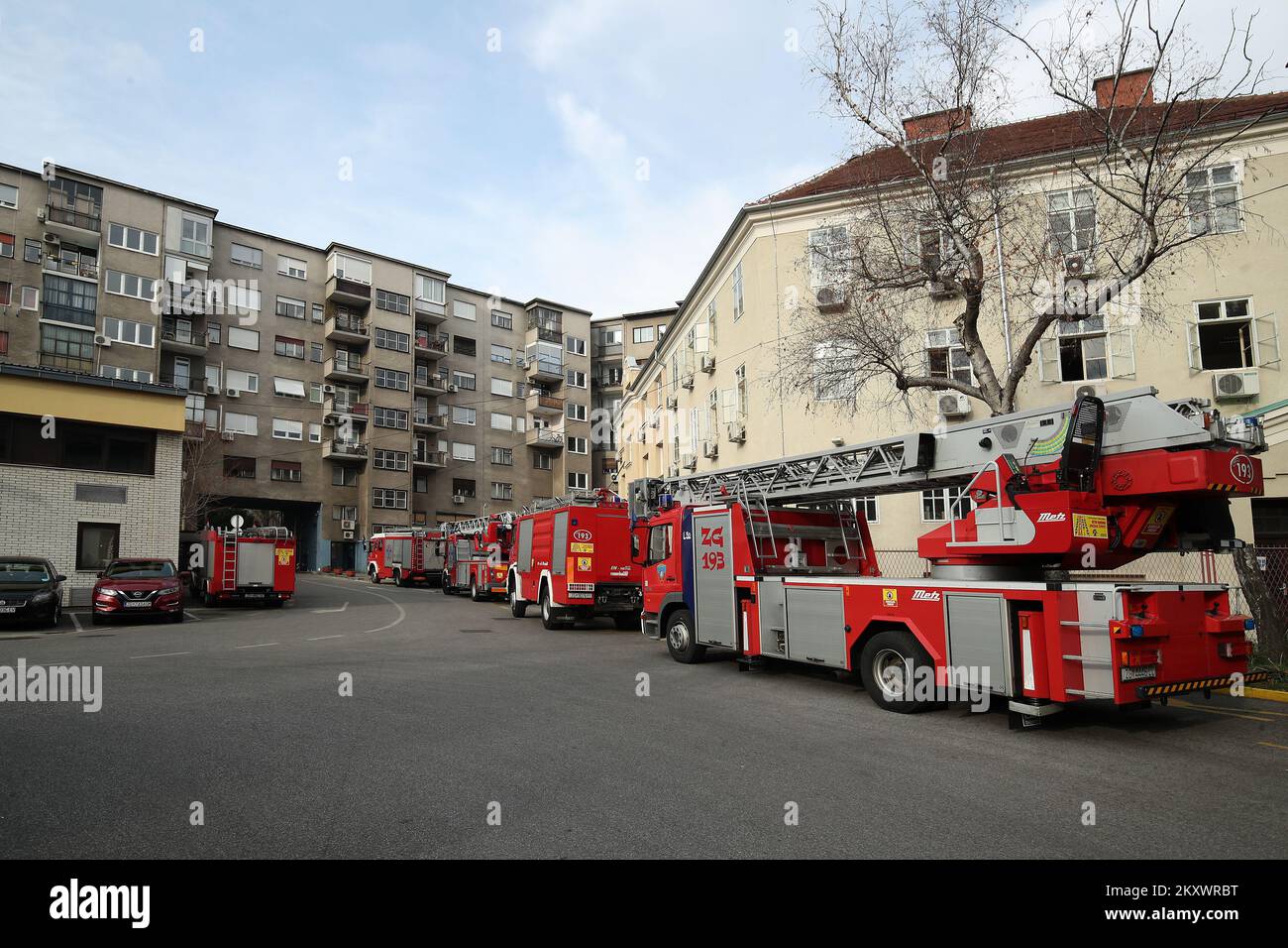 Die Feuerwehr von Zagreb bekam einen neuen Löschwagen, der nach dem Jungen Grga benannt wird, der von den Feuerwehrleuten gerettet wurde, aber aufgrund schwerer Verletzungen starb er am 23. In Zagreb, Kroatien. Dezember 2021. Foto: Sanjin Strukic/PIXSELL Stockfoto