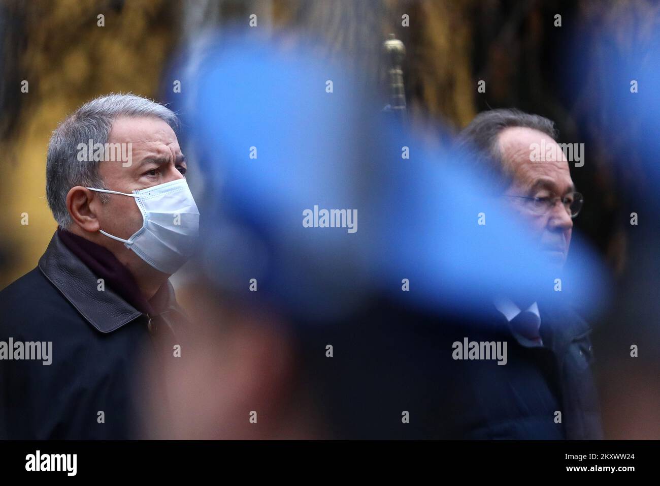 Der türkische Verteidigungsminister Hulusi Akar und der bosnische