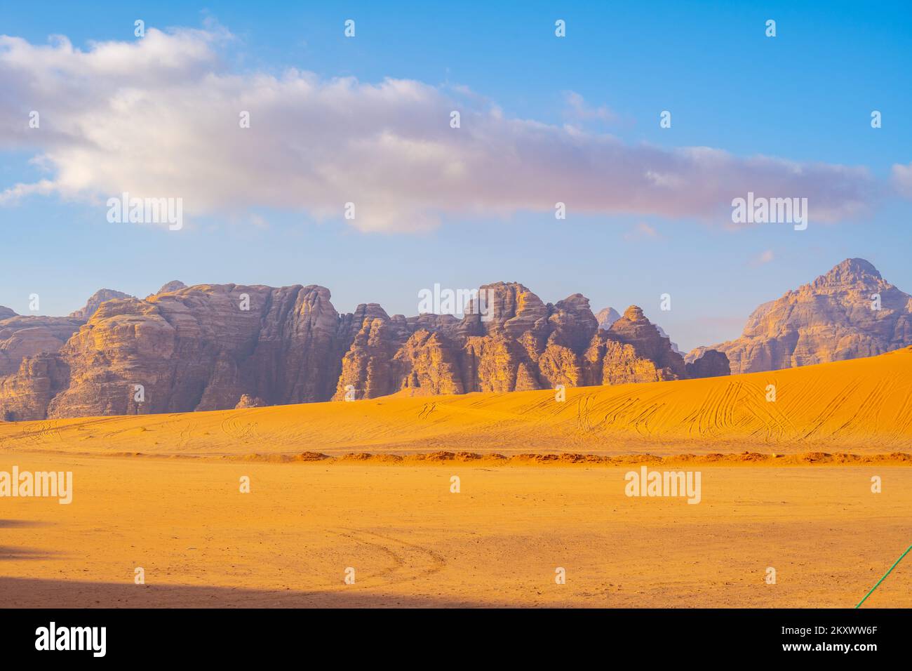 Die Berge von wadi Rum Jordan. Am frühen Morgen. Stockfoto