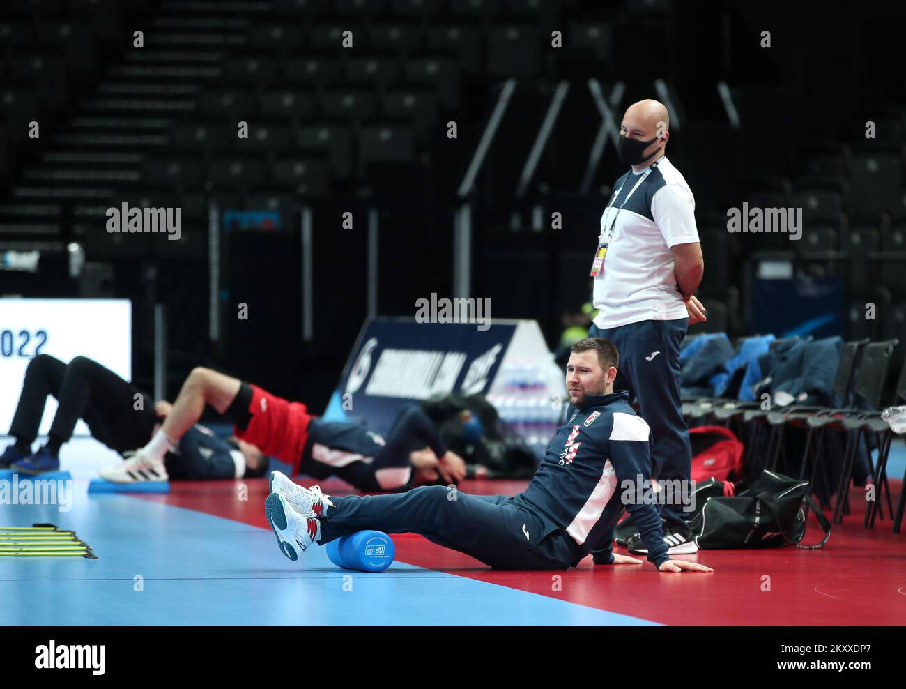 Training des kroatischen Teams während der EHF-Handball-Meisterschaft 2022 bei der Menâ€™im MVM DOME in Budapest, Ungarn, am 23. Januar 2022. Kroatien hat noch zwei weitere Spiele übrig, zuerst am Montag gegen Island und dann gegen die Niederlande am Mittwoch. Foto: Sanjin Strukic/PIXSELL Stockfoto