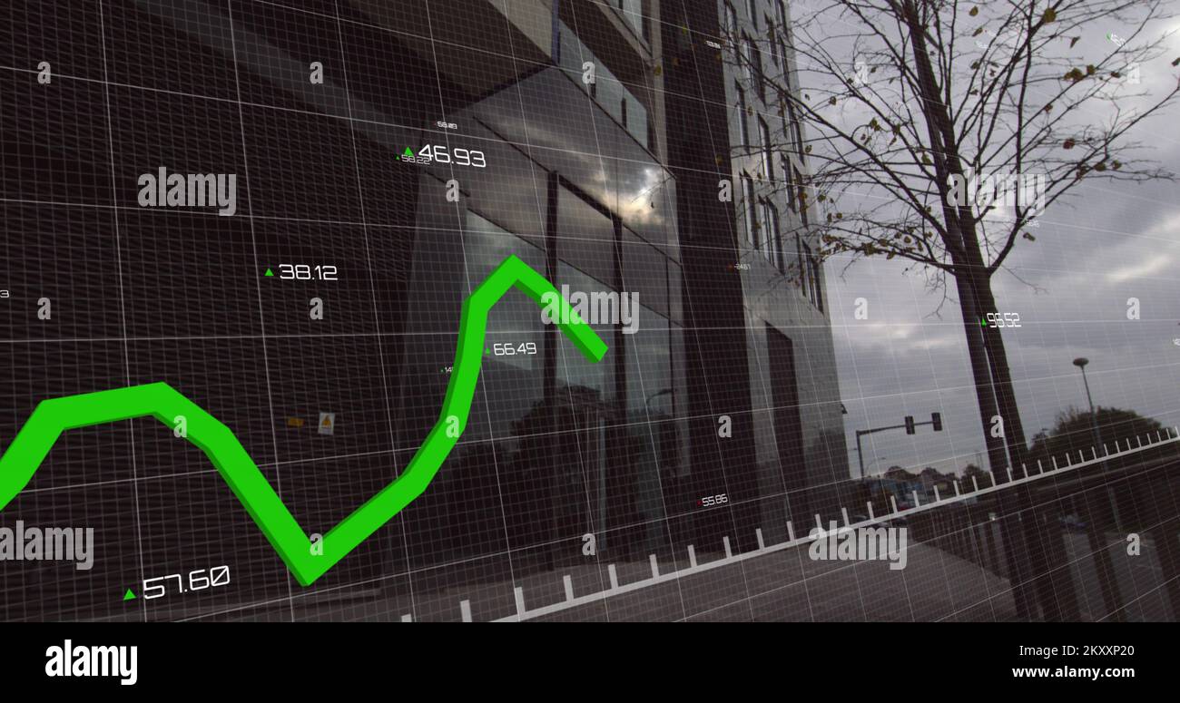 Finanzkurve über Hochhaus. Stockfoto